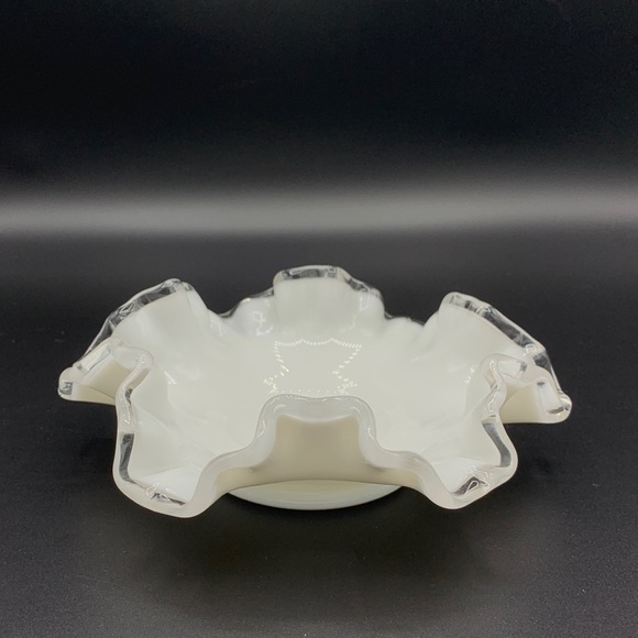 Vintage Fenton Silver Crest Ruffled Candy Dish. - Picture 4 of 7